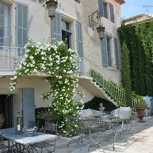 Le Petit Chateau Bed and breakfast